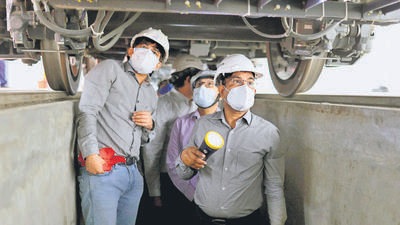 Janak Kumar Garg, commissioner of Metro Rail Safety (right) visited Pune on Thursday to inspect the Vanaz-Garware stretch (HT)
