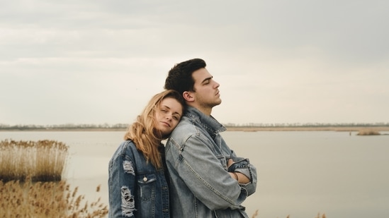 I'll never leave you: Out of the many promises, this has to be that one promise that should never be made in a relationship. Your journey with your partner should not be based on fake promises. Every relationship has its ups and downs and that is alright. You need to cherish each moment with your significant other without hurting them and enjoy the journey.(Unsplash)