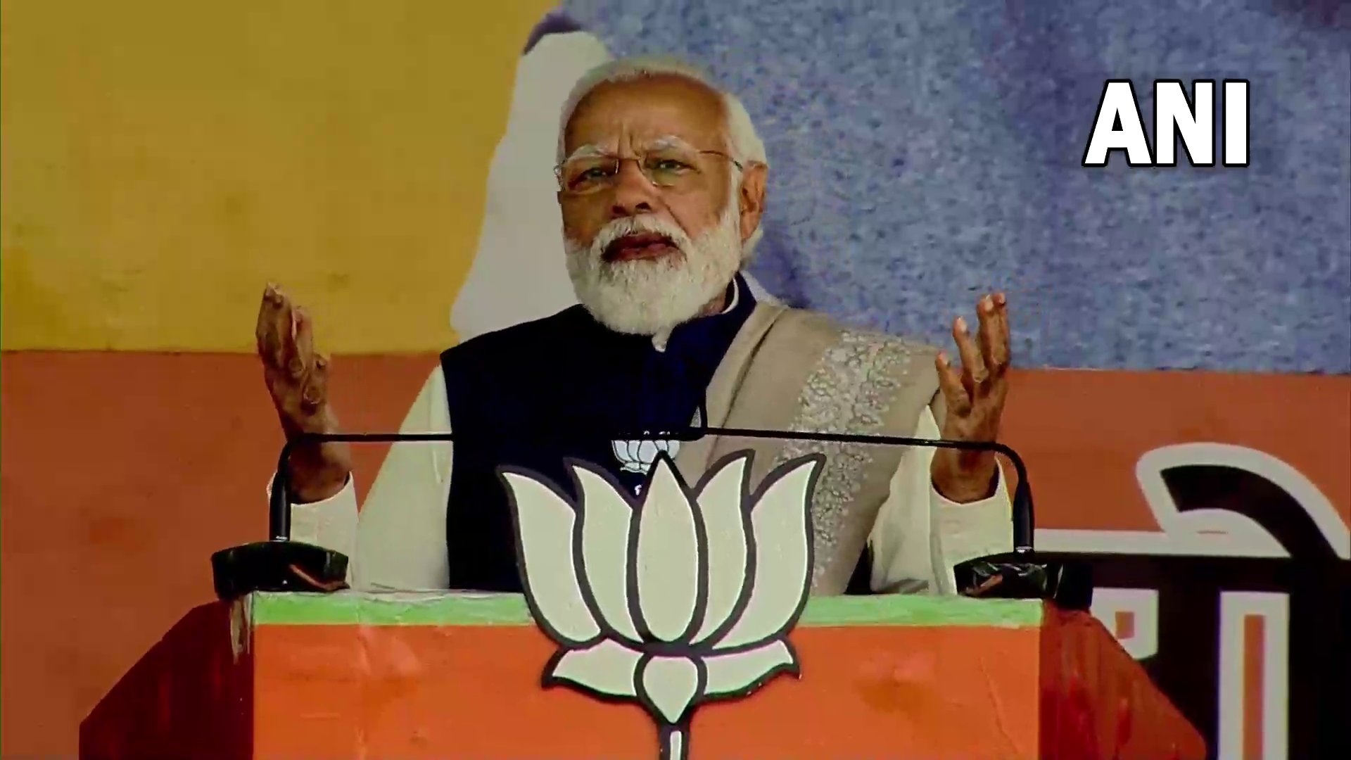PM Narendra Modi addresses a gathering in Saharanpur on Thursday. (ANI) PM Narendra Modi addresses a gathering in Saharanpur on Thursday. (ANI)