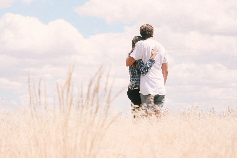 A single hug can communicate a multitude of emotions (Pixabay) A single hug can communicate a multitude of emotions (Pixabay)