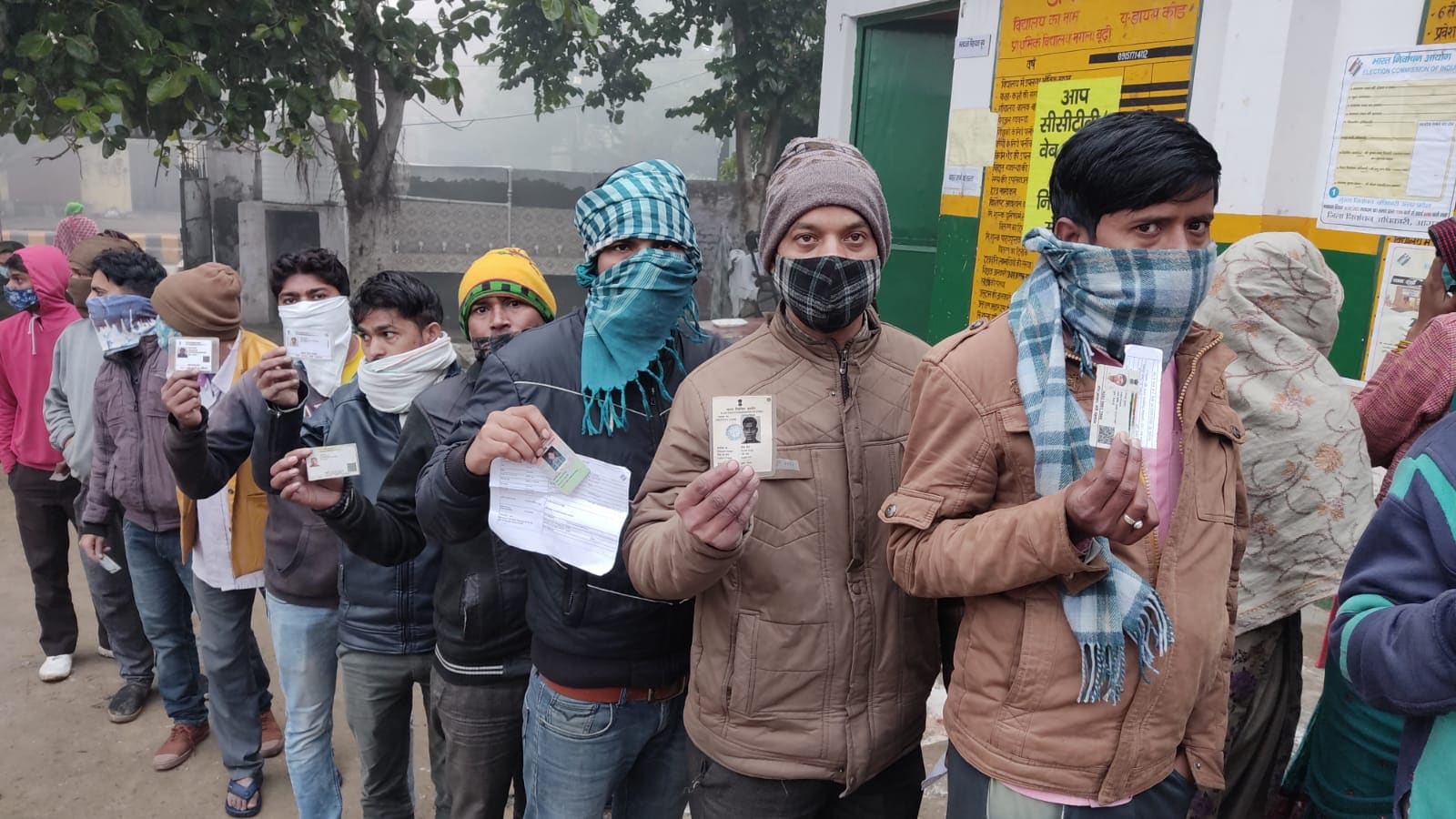 Voters arrive at a polling booth for the first phase of Uttar Pradesh assembly polls on Thursday, February 10, 2022. (HT Photo) Voters arrive at a polling booth for the first phase of Uttar Pradesh assembly polls on Thursday, February 10, 2022. (HT Photo)