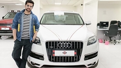 Raqesh Bapat buys a new car. Raqesh Bapat buys a new car.