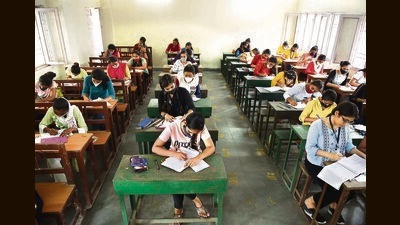 Students are divided over which mode the upcoming semester examinations should be conducted in (Photo : Vipin Kumar/HT) Students are divided over which mode the upcoming semester examinations should be conducted in (Photo : Vipin Kumar/HT)