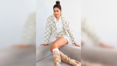 Deepika Padukone tied her hair in a high messy bun and wore minimal makeup. ( Instagram/@shaleenanathani) Deepika Padukone tied her hair in a high messy bun and wore minimal makeup. ( Instagram/@shaleenanathani)