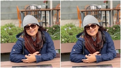 Vidya smiled for the cameras in a denim jacket and a maroon scarf. (Instagram/@balanvidya)