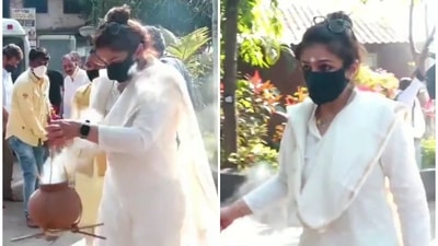 Raveena Tandon lost her father Ravi Tandon. Raveena Tandon lost her father Ravi Tandon.