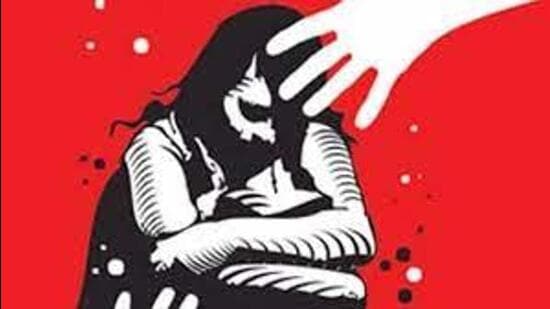 In her complaint, the 17-year-old victim, a student of Class 9, said she lived with her grandparents. She said that the accused, who was her neighbour, befriended her and also took some photographs of her in a compromising position, which he used to blackmail her. (Representative Image/HT File)
