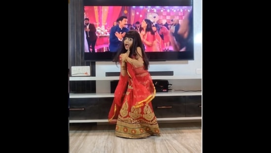 A little girl’s dance to the title track of the film Badhaai Do has captured people’s attention.(tania_and_sony/Instagram) A little girl’s dance to the title track of the film Badhaai Do has captured people’s attention.(tania_and_sony/Instagram)