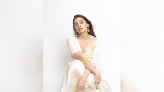 Alia Bhatt paired her look with silver oxidised earrings by Apala and rings by Neeta Boochra.(Instagram/@aliaabhatt)