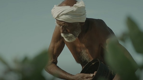 Kadaisi Vivasayi review: M Manikandan&#39;s film about the last farmer is a moving satire - Hindustan Times
