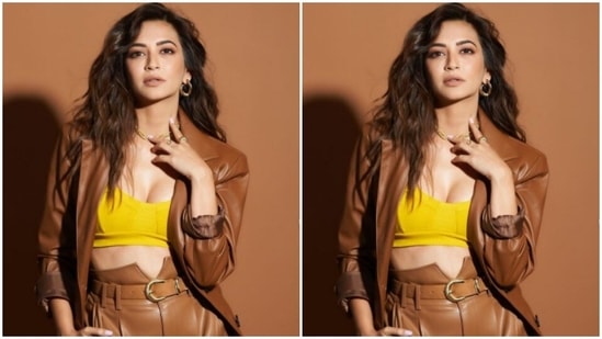 Styled by celebrity stylist Sukriti Grover, Kriti wore her tresses in wavy curls with a side part.(Instagram/@kriti.kharbanda)