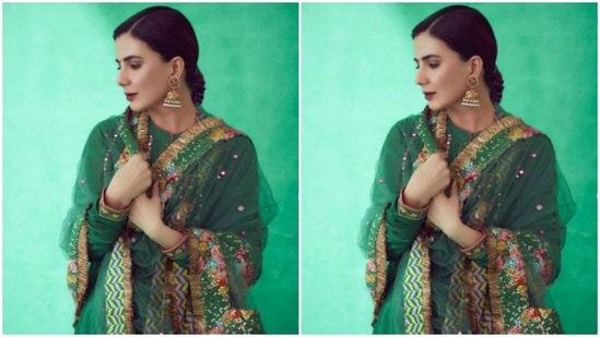 In a green full-sleeved kurta with zari and embroidered details at the cuffs, Kirti added a netted dupatta and looked just too beautiful. The dupatta came heavily embroidered near the borders in golden zari, stones and embroidery in colourful resham threads.(Instagram/@iamkirtikulhari)