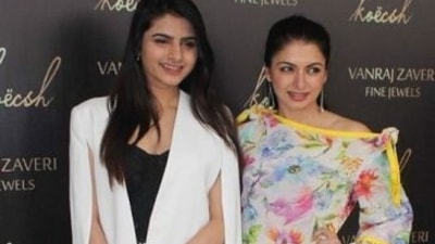 Bhagyashree with her daughter Avantika Dassani. Bhagyashree with her daughter Avantika Dassani.
