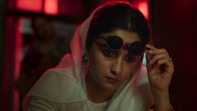 Alia Bhatt in a still from Gangubai Kathiawadi. Alia Bhatt in a still from Gangubai Kathiawadi. 
