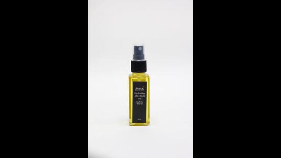 The Oudh dry mist oil by SKIN WORKS is lightweight and gets absorbed quickly into the skin. The Oudh dry mist oil by SKIN WORKS is lightweight and gets absorbed quickly into the skin.