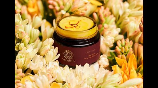 The Ghrit Aarti Skin Salve by GLOBAL BEAUTY SECRETS contains natural Almond, Rose, Geranium, Sandalwood & Primrose oil, and cow ghee The Ghrit Aarti Skin Salve by GLOBAL BEAUTY SECRETS contains natural Almond, Rose, Geranium, Sandalwood & Primrose oil, and cow ghee