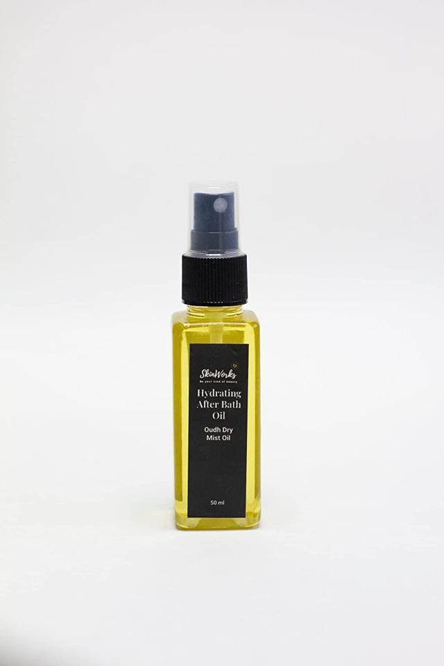 The Oudh dry mist oil by SKIN WORKS is lightweight and gets absorbed quickly into the skin. The Oudh dry mist oil by SKIN WORKS is lightweight and gets absorbed quickly into the skin.