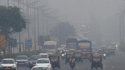 Officials and experts HT spoke to said that a concerted effort is required to mitigate the growing contribution of road dust to the pollution load (Vijay Bate) Officials and experts HT spoke to said that a concerted effort is required to mitigate the growing contribution of road dust to the pollution load (Vijay Bate)