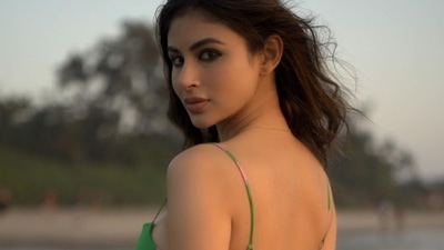 Posing by the beachside, Mouni left her luscious tresses open down her back to play with the sea breeze. (Instagram/imouniroy) Posing by the beachside, Mouni left her luscious tresses open down her back to play with the sea breeze. (Instagram/imouniroy)
