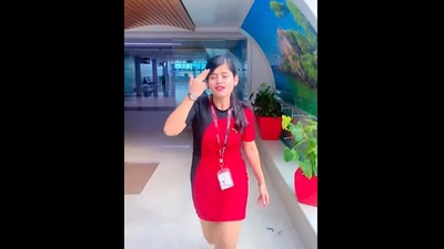 Screengrab from the video of an air hostess dancing to A P Dhillon’s Excuses. (instagram/@yamtha.uma) Screengrab from the video of an air hostess dancing to A P Dhillon’s Excuses. (instagram/@yamtha.uma)