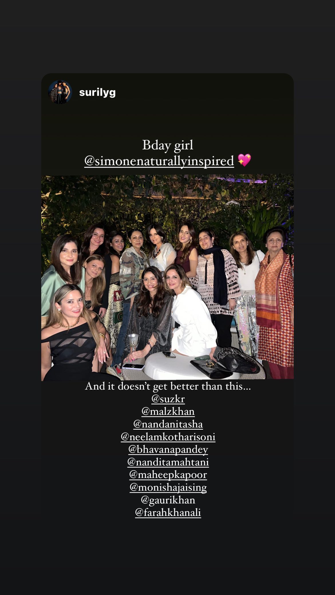 Gauri Khan parties with her girl gang.