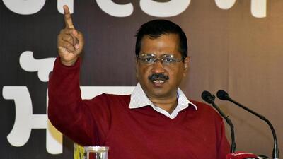 Delhi chief minister Arvind Kejriwal addresses a press conference in Amritsar on Monday. Kejriwal claimed that all traditional parties are in colluding to defeat AAP in the Punjab polls. (Sameer Sehgal /HT) Delhi chief minister Arvind Kejriwal addresses a press conference in Amritsar on Monday. Kejriwal claimed that all traditional parties are in colluding to defeat AAP in the Punjab polls. (Sameer Sehgal /HT)