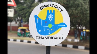 Earlier, the Chandigarh traffic police had used potted plants to demarcate the cycle track at Sukhna Lake. (HT File)