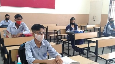 As COVID-19 cases dip, offline classes resume in Jammu and Kashmir As COVID-19 cases dip, offline classes resume in Jammu and Kashmir
