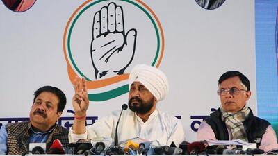 Punjab chief minister Charanjit Singh Channi addressing a press conference in Chandigarh on Monday as party spokesperson Pawan Khera (right) and Rajeev Shukla (left) look on. Channi was to attend Rahul Gandhi’s rally in Hoshiarpur after this meet. (ANI Photo)