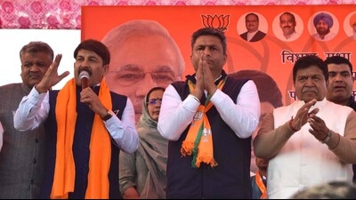 Member of Parliament Manoj Tiwari campaigning for BJP candidate Sanjeev Vashisht in Mohali on Monday ahead of the Punjab assembly elections. (Keshav Singh/HT)