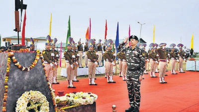 A senior CRPF officer pays tribute at the Lethpora camp near Srinagar on Monday to mark the third anniversary of the suicide attack of the convoy in Pulwama, in which 40 CRPF personnel were killed (WASEEM ANDRABI/HT) A senior CRPF officer pays tribute at the Lethpora camp near Srinagar on Monday to mark the third anniversary of the suicide attack of the convoy in Pulwama, in which 40 CRPF personnel were killed (WASEEM ANDRABI/HT)