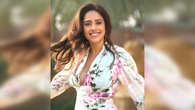 Nushrratt Bharuccha's nude pink pointed toes stilettoes elevated her look. (Instagram/@nushrrattbharuccha)