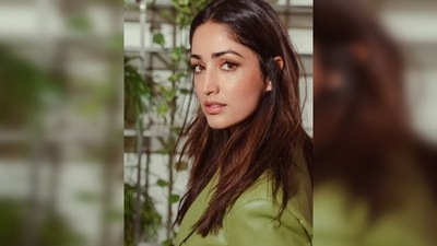 Styled by Allia Al Rufai, Yami Gautam's makeup and hair were done by Hiral Bhatia and Krisann Figueiredo respectively. (Instagram/@yamigautam) Styled by Allia Al Rufai, Yami Gautam's makeup and hair were done by Hiral Bhatia and Krisann Figueiredo respectively. (Instagram/@yamigautam)