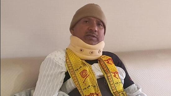 Former bureaucrat and Bharatiya Janata Party (BJP)’s Gill constituency candidate SR Ladhar has been discharged from the hospital and is recuperating at his house following Sunday evening’s attack. (HT Photo)