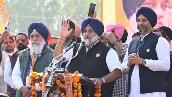 SAD president Sukhbir Badal addressed public gatherings in Sangrur on Monday in favour of Winnerjit Singh Goldy and Kulwant Singh Kanta in Barnala. He alleged that AAP supremo Arvind Kejriwal only wanted to use Punjab as a stepping stone to success. (HT Photo)