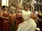 Alia Bhatt in a still from Dholida song from Gangubai Kathiawadi. Alia Bhatt in a still from Dholida song from Gangubai Kathiawadi.