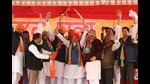 BJP national president JP Nadda was stranded for over one-and-half hours at a temporary helipad near Bathinda as protesting farmers blocked the Maur crossing. (Sanjeev Kumar/HT)
