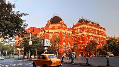 Writers Building: In this 300-year-old building lies a room that has some secrets. It is in this room where Captain Simpson of East India Company was murdered by the famous revolutionaries of India, Dinesh, Badal and Binay. There are people who work in the building today but everyone leaves before the sunsets.&nbsp; (Instagram/@avixart)
