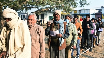 Till 5 pm, Saharanpur recorded a turnout of 67.13%. In picture - Voters standing in queue to cast their votes. (ANI) Till 5 pm, Saharanpur recorded a turnout of 67.13%. In picture - Voters standing in queue to cast their votes. (ANI)