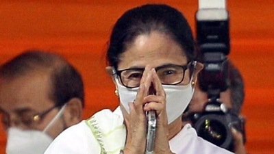 West Bengal chief minister Mamata Banerjee has already distanced herself from the party’s Goa campaign and last week quipped that it was handled by “someone else,” indicating the responsibility of the outcome of the Goa campaign would lie with other leaders. (ANI ) West Bengal chief minister Mamata Banerjee has already distanced herself from the party’s Goa campaign and last week quipped that it was handled by “someone else,” indicating the responsibility of the outcome of the Goa campaign would lie with other leaders. (ANI )
