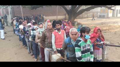 People waiting in the queue for their turn to cast vote. (HT FILE PHOTO)