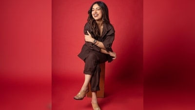 Bhumi Pednekar matched the colour of her lipstick with her outfit and wore a warm shade of maroon. (Instagram/@bhumipednekar) Bhumi Pednekar matched the colour of her lipstick with her outfit and wore a warm shade of maroon. (Instagram/@bhumipednekar)