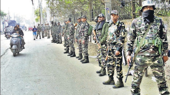 Security beefed-up in Atam Nagar area, one of the seats with a large number of critical category polling stations, ahead of Arvind Kejriwal’s road show in Ludhiana on Tuesday. (Gurpreet Singh/HT)