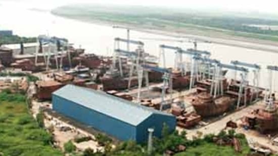 CBI has filed a case against ABG Shipyard Ltd for cheating 28 banks to the tune of <span class='webrupee'>₹</span>22,842 crore.