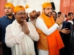 AAP convenor Arvind Kejriwal offers prayers at Guru Ravidas Mandir in Jalandhar AAP convenor Arvind Kejriwal offers prayers at Guru Ravidas Mandir in Jalandhar