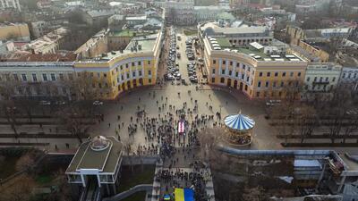 As Western officials warned a Russian invasion could happen as early as today, the Ukrainian President Zelenskyy called for a Day of Unity, with Ukrainians encouraged to raise Ukrainian flags across the country. (AP) As Western officials warned a Russian invasion could happen as early as today, the Ukrainian President Zelenskyy called for a Day of Unity, with Ukrainians encouraged to raise Ukrainian flags across the country. (AP)