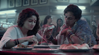 Alia Bhatt and Vijay Raaz play rivals in Gangubai Kathiawadi. Alia Bhatt and Vijay Raaz play rivals in Gangubai Kathiawadi.