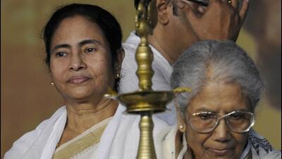 Sandhya Mukherjee with chief minister Mamata Banerjee. (HT Photo/File) Sandhya Mukherjee with chief minister Mamata Banerjee. (HT Photo/File)