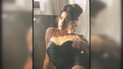 Janhvi Kapoor tied her hair in a high messy bun with a few front strands framing her face. (Instagram/@janhvikapoor) Janhvi Kapoor tied her hair in a high messy bun with a few front strands framing her face. (Instagram/@janhvikapoor)