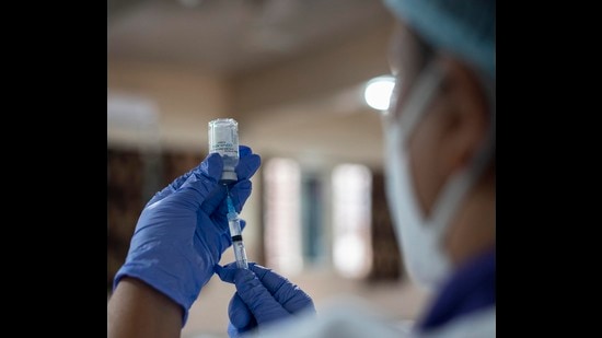 On Wednesday, Pune district reported 691 fresh Covid cases and two deaths due to the infection in the last 24 hours. (HT FILE PHOTO) On Wednesday, Pune district reported 691 fresh Covid cases and two deaths due to the infection in the last 24 hours. (HT FILE PHOTO)